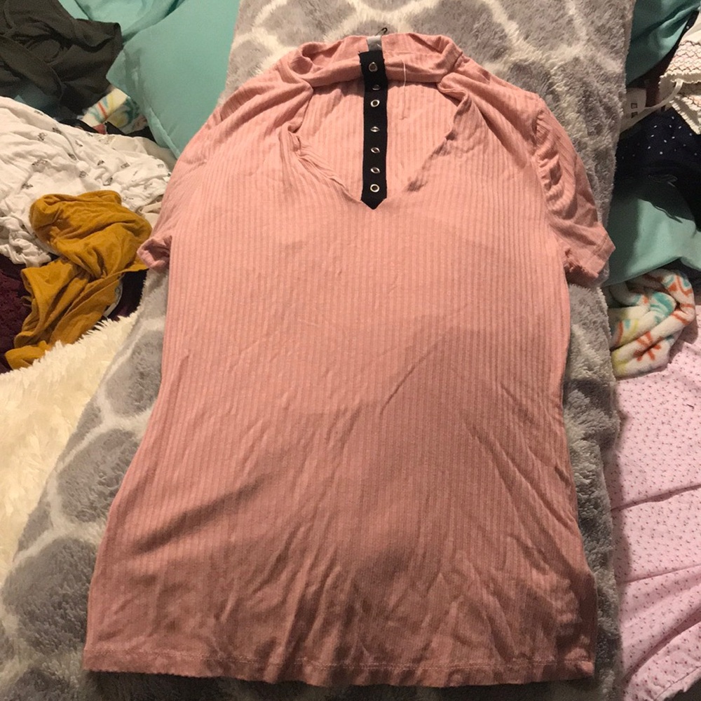 pink top
